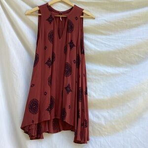 Free People dark red patterned bohemian mini dress with keyhole front, Size xs